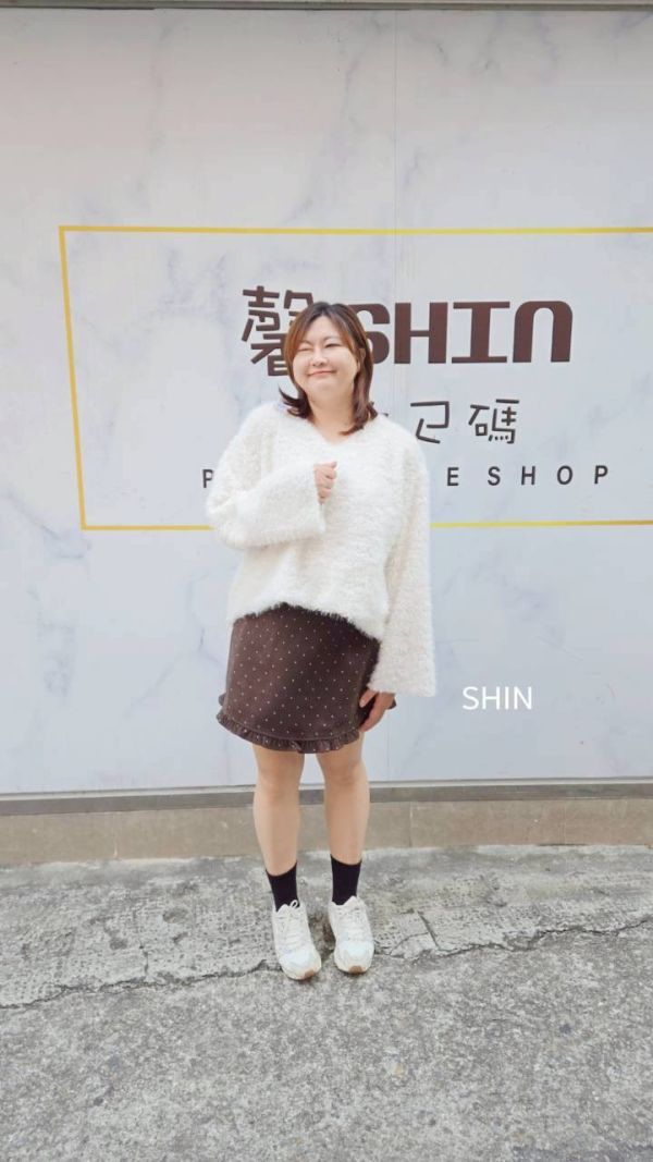 小姊姊QQ毛V領上衣(紫/黃/米白/黑) 