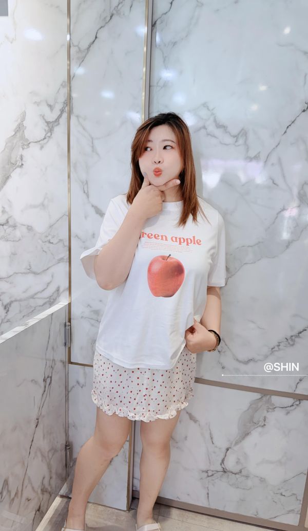 是綠的蘋果的紅蘋果T 