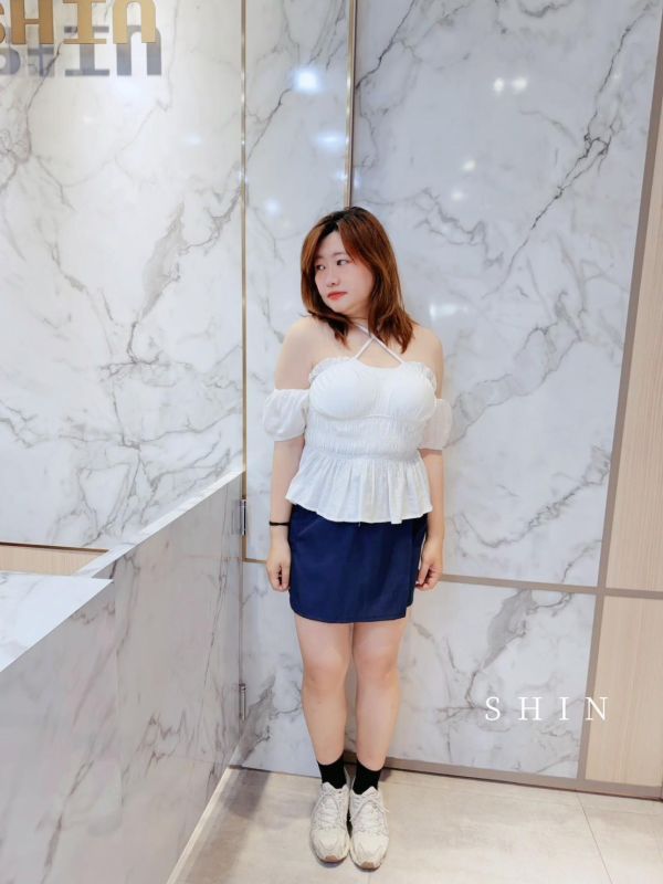 阿娘威~性感炸落袖上衣(水藍/白/黑) 