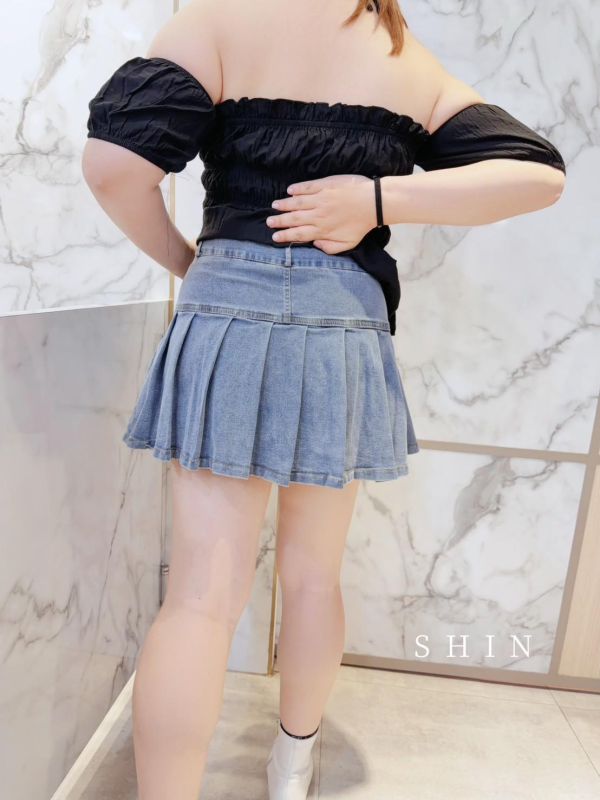 小辣妹銀釦牛仔百摺褲裙 