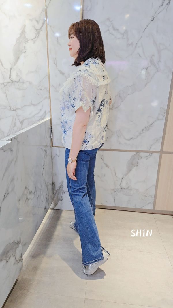 蕾絲領水墨竹氣質上衣 