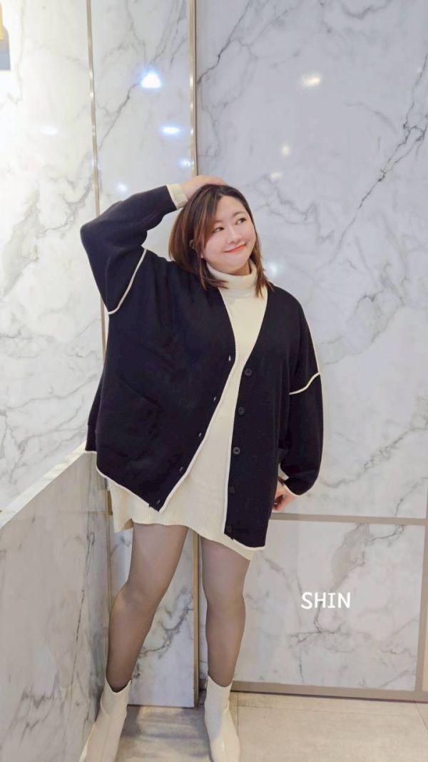 溫柔挺版高領直紋針織長版上衣(卡其/黑/杏黃/灰藍) 