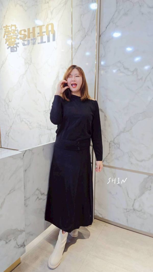 露肩上衣+針織套裝裙(黑/灰) 