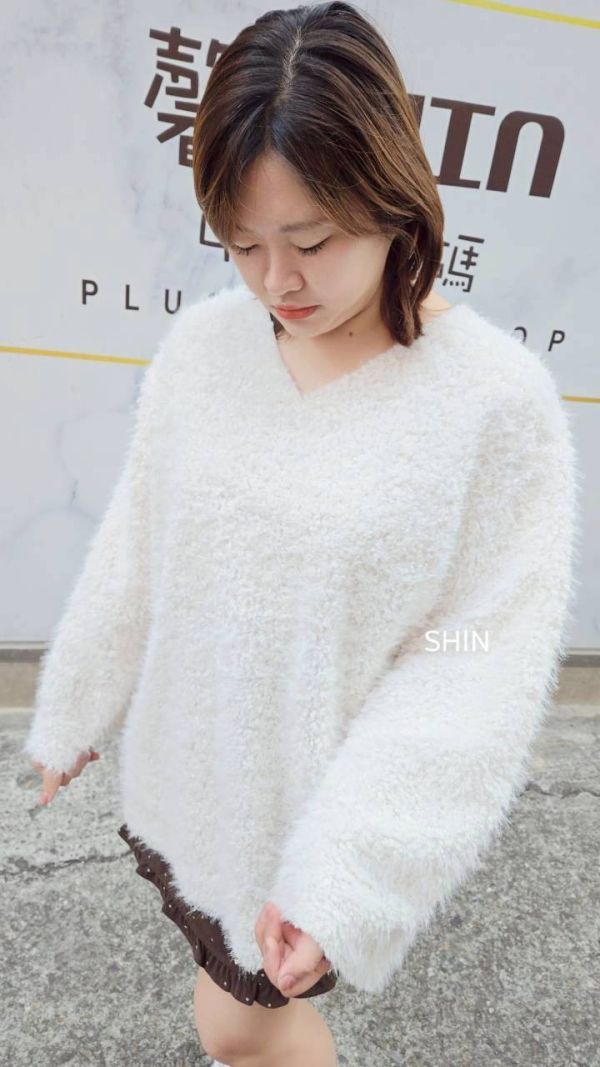 小姊姊QQ毛V領上衣(紫/黃/米白/黑) 