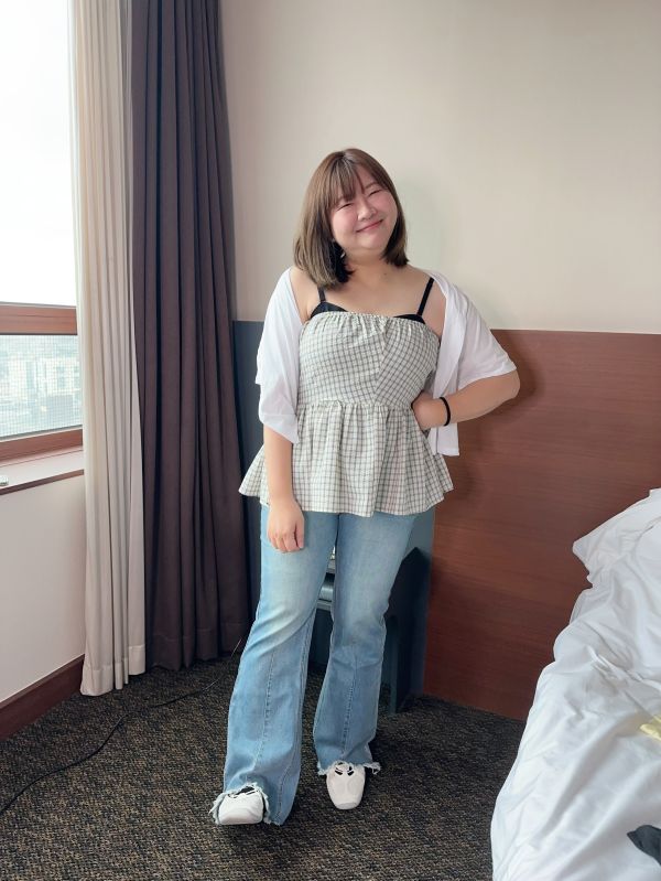 下鬚喇叭牛仔褲 