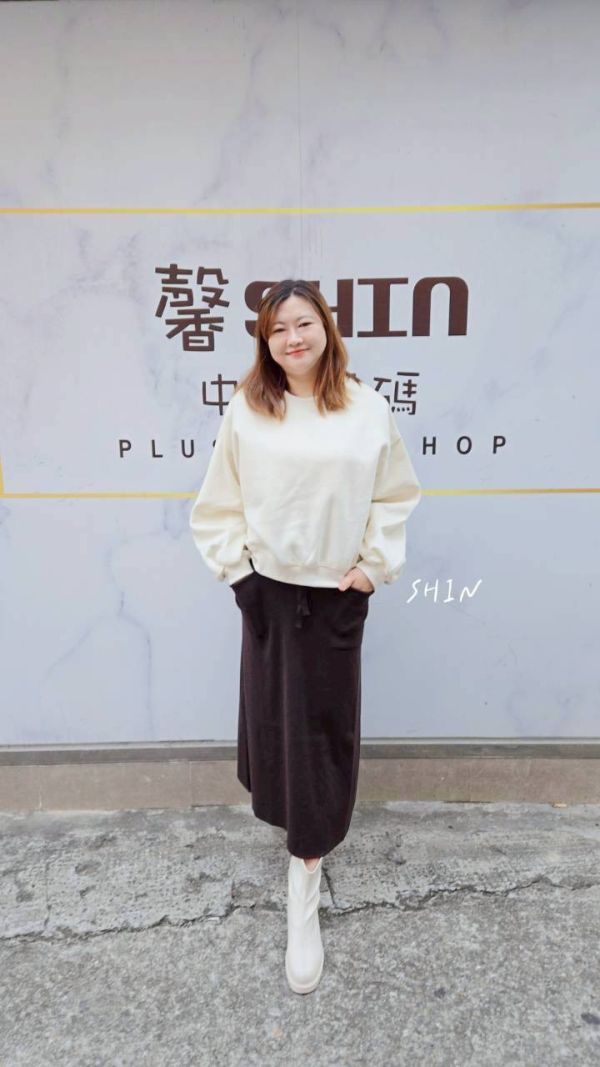 短版素大T(咖/黑/灰/寶藍/黃/藍/杏/粉) 