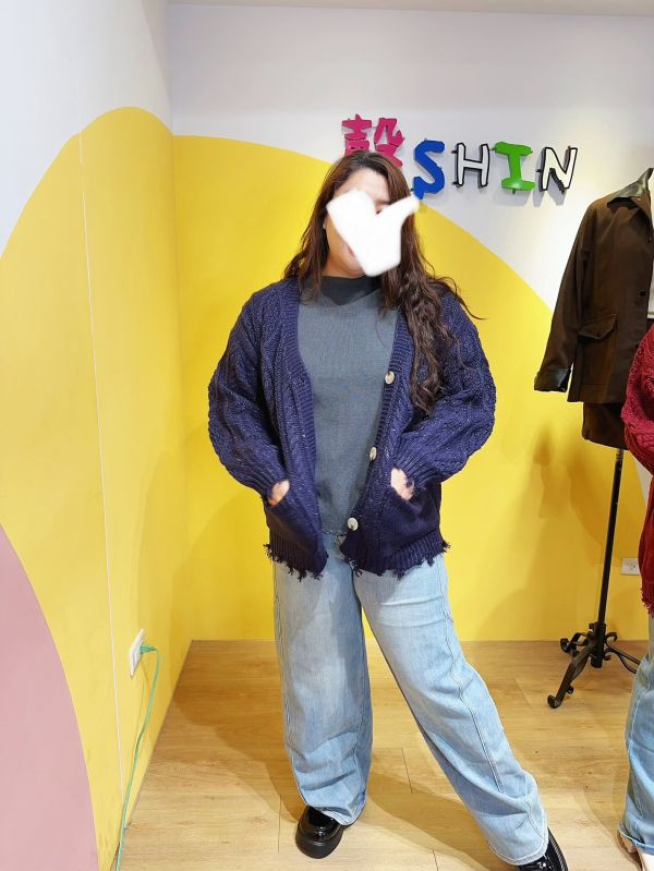 排釦麻花針織外套(杏/卡其/紅/咖/藍) 