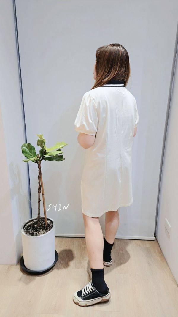胸刺繡POLO領小洋裝(紫/綠/杏) 