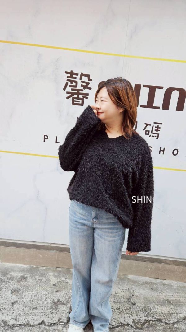 小姊姊QQ毛V領上衣(紫/黃/米白/黑) 