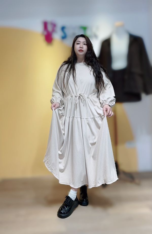 KOREA直紋質感絨布洋裝(黑/杏) 