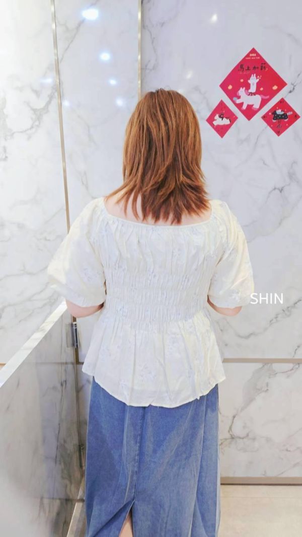 氣質女孩會愛的花花澎澎上衣(杏/藍) 