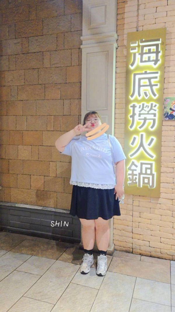 蕾絲花邊拼接短袖t恤(灰/藍) 