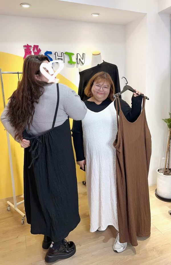 KOREA日系皺皺細肩綁繩長洋(白/黑/咖) 