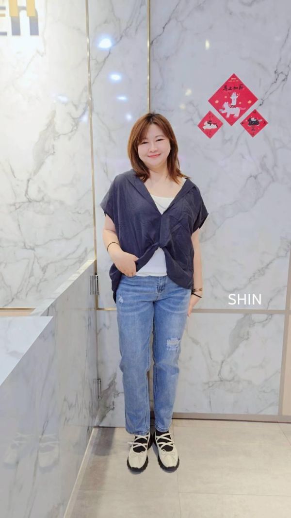 深色口袋心電圖刷破小直筒褲 