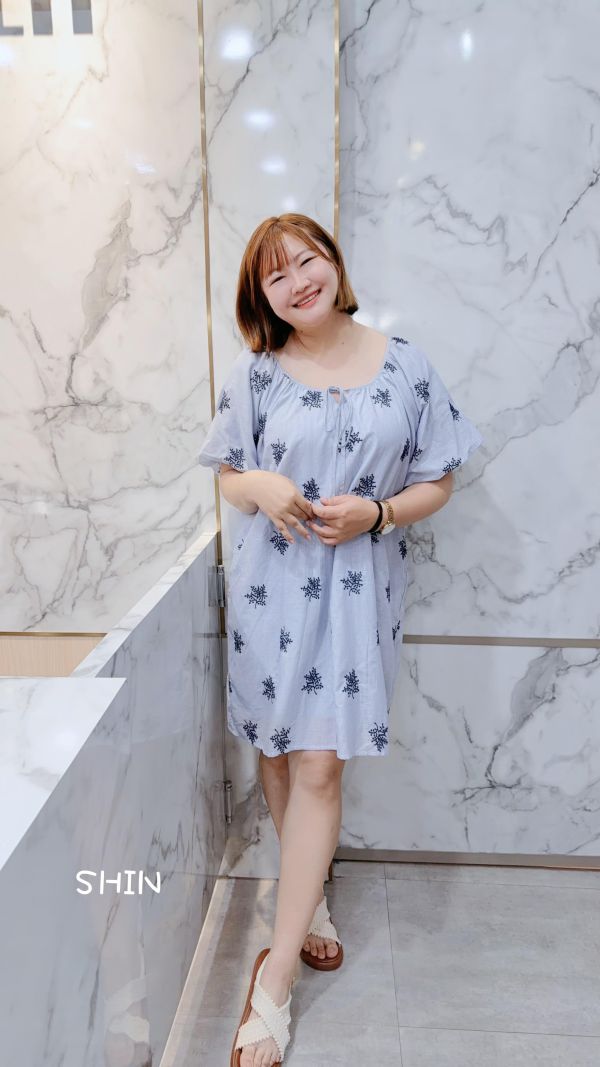 日系氣質大圓領滿花麻短洋 