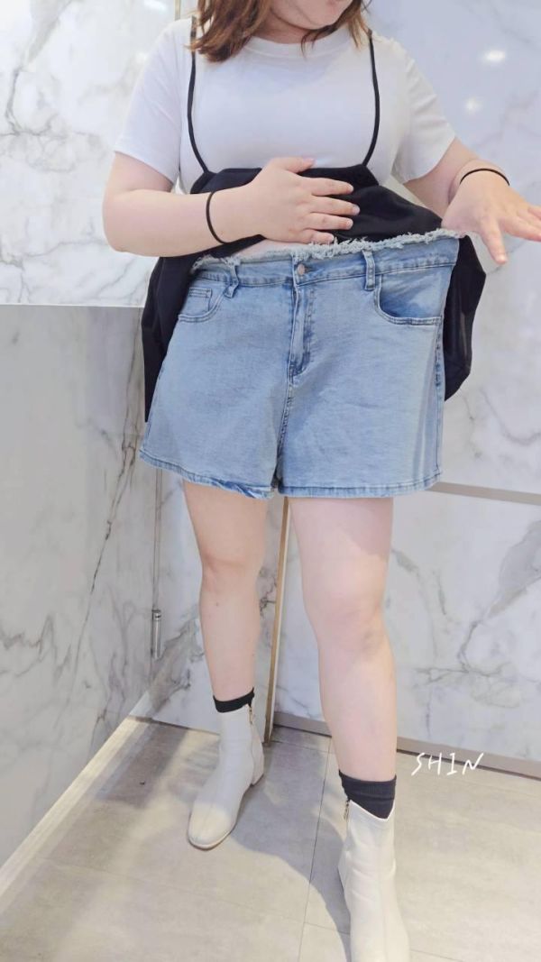 後口袋蝴蝶結牛仔短褲 