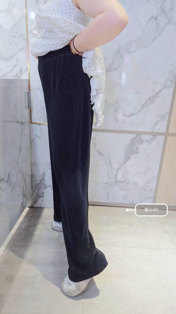 滑面坑條寬褲(灰/黑) 