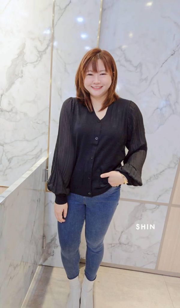 V領針織拼雪紡袖上衣(黑/卡/紅/杏) 