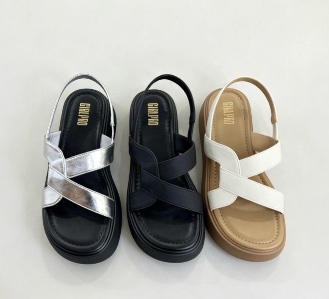 夏天最舒服的厚底涼鞋(黑/銀) 