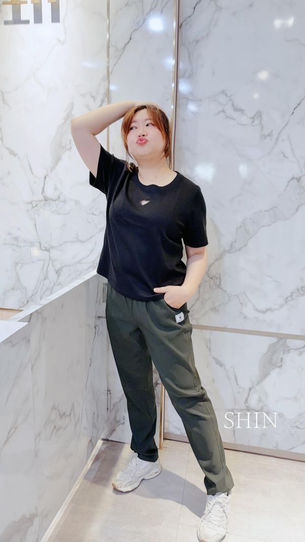 愛心挖洞上衣(白/黑/咖/焦糖/粉) 