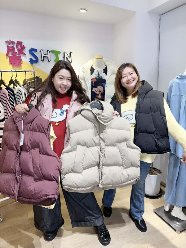 彩色糖果的連帽鋪棉背心(黑/粉/黃/酒紅/杏/卡其/淡藍) 