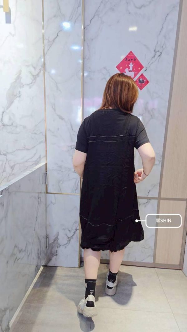 嗯~覺得有點好看的拼接燈籠網紗長版 