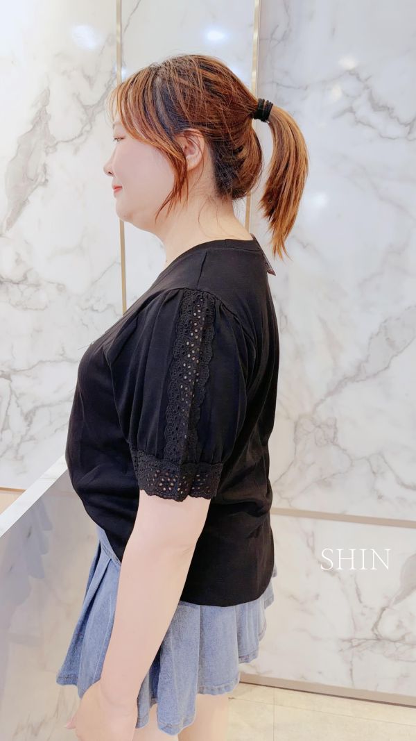 小漂亮刺繡蕾絲英字T(灰/黑) 