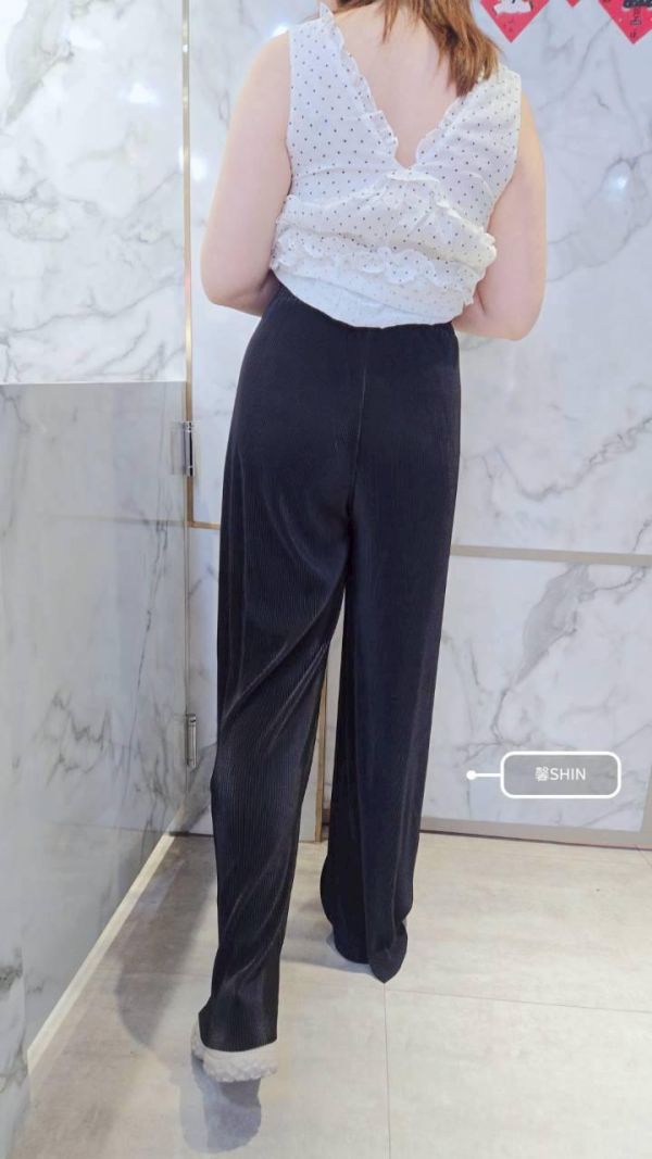 滑面坑條寬褲(灰/黑) 