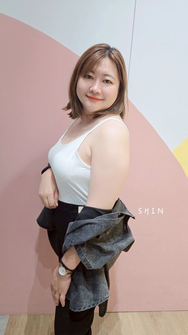最大細肩胸墊內搭背心(黑/紫/白) 