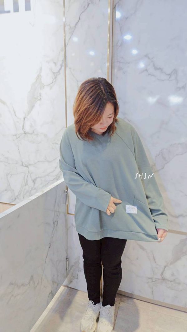 V領曼巴棉白牌T(紅/綠) 