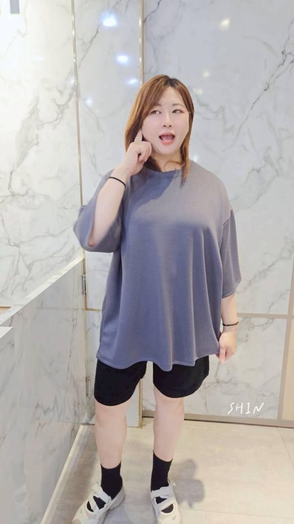 哈!又是包色款 太空棉素色大T(粉紫/杏/灰藍/黑) 