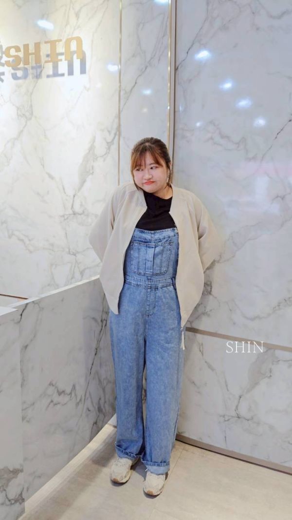 刷破牛仔吊帶褲 