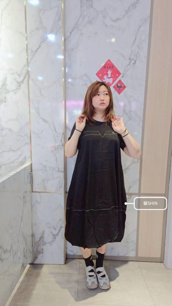 嗯~覺得有點好看的拼接燈籠網紗長版 