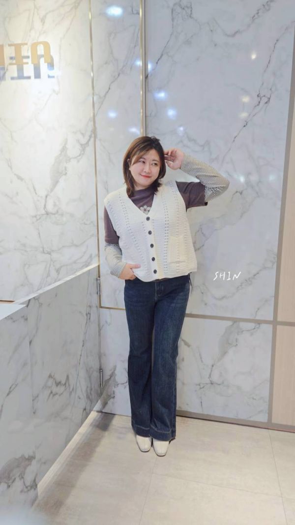 日系鬆餅格針織背心(黑/白/杏/卡其/綠) 