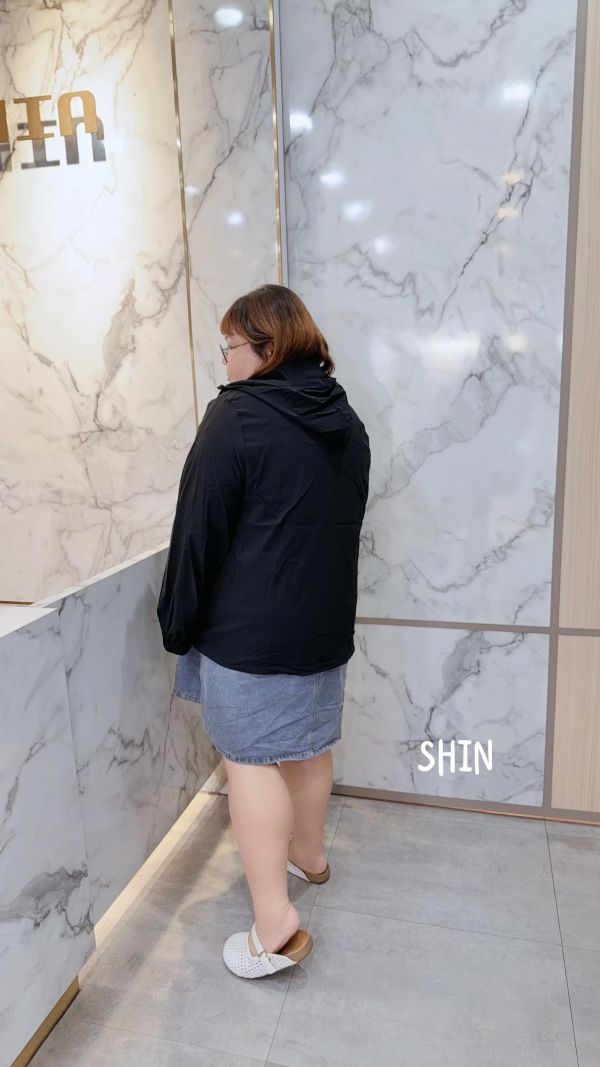 中大碼連帽防曬外套(深灰/黑) 
