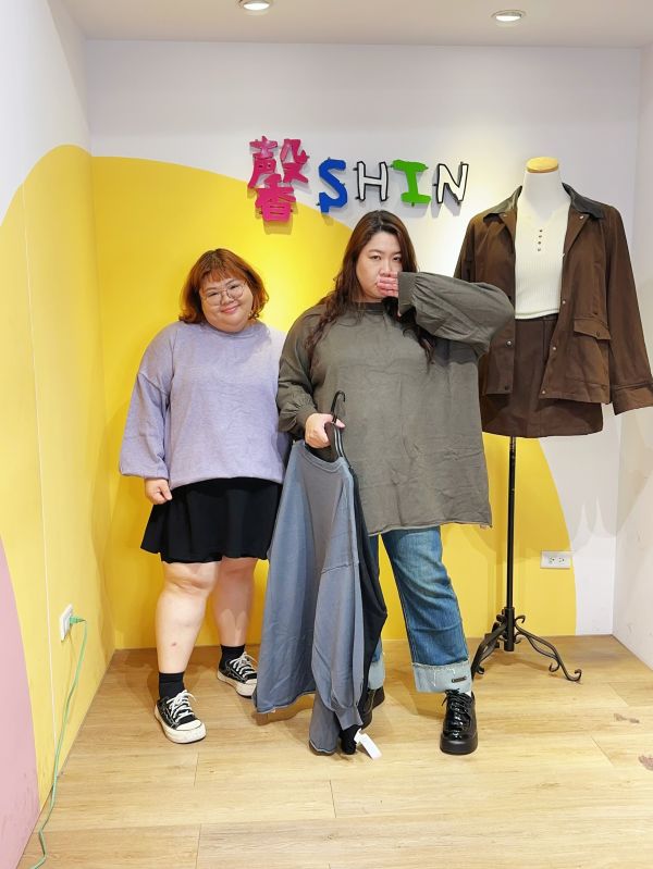 圓領溫柔澎袖針織中長上衣(黑/綠/紫/灰) 