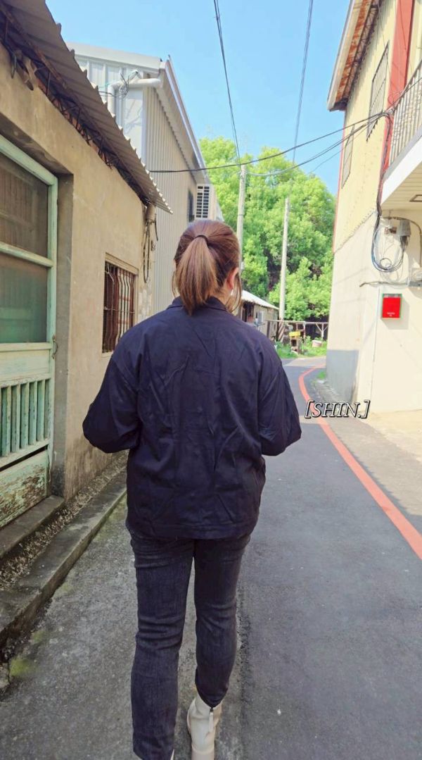 立領大口袋短版夾克(藍/黑) 