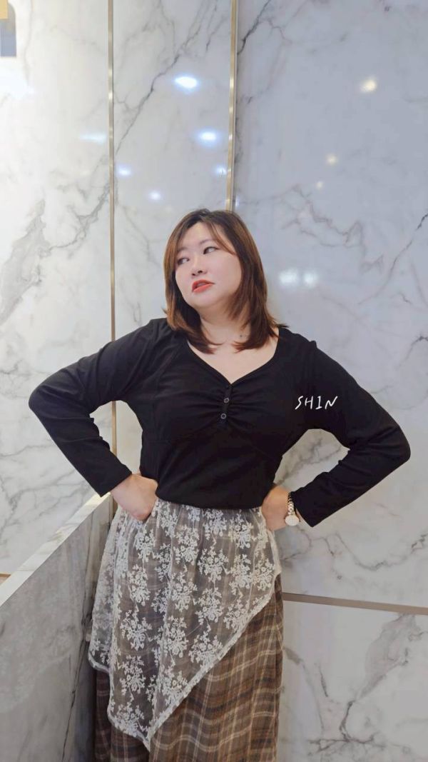 胸前小抓摺V領上衣(黑/灰/紅/白) 