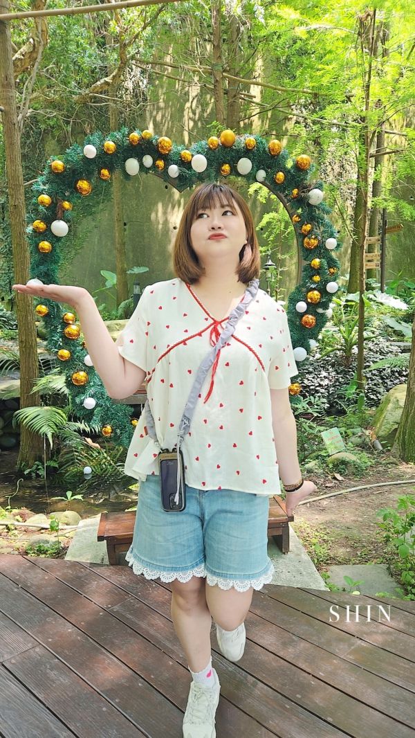 日系下滾蕾絲牛仔短褲 