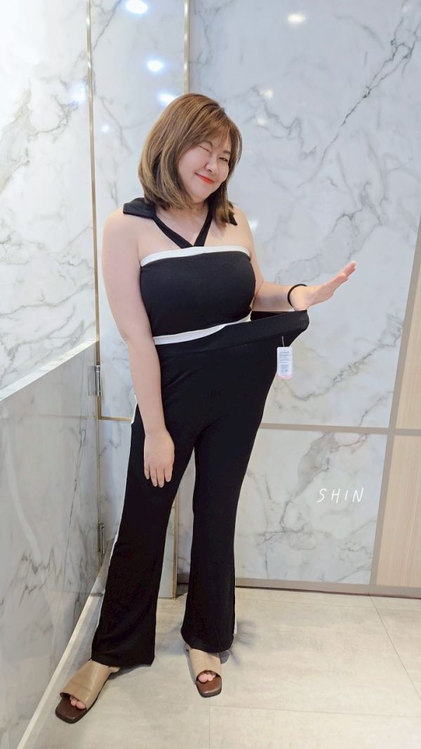 辣妹撞色套裝 
