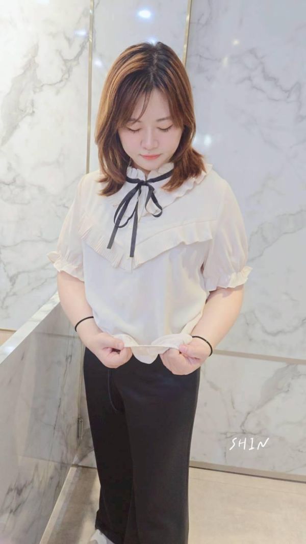 滾蕾絲綁帶雪紡上衣 