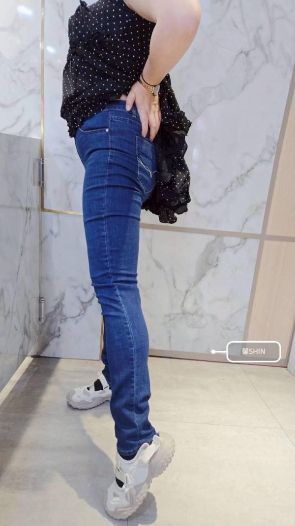 後口袋海鷗線設計牛仔褲 