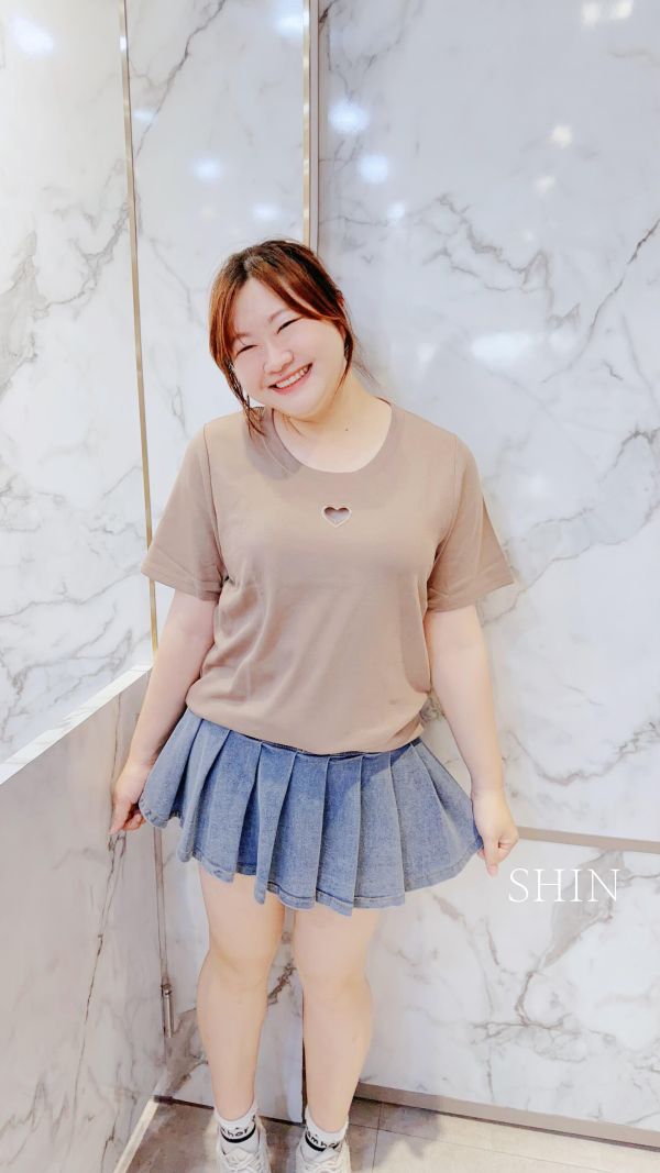 愛心挖洞上衣(白/黑/咖/焦糖/粉) 