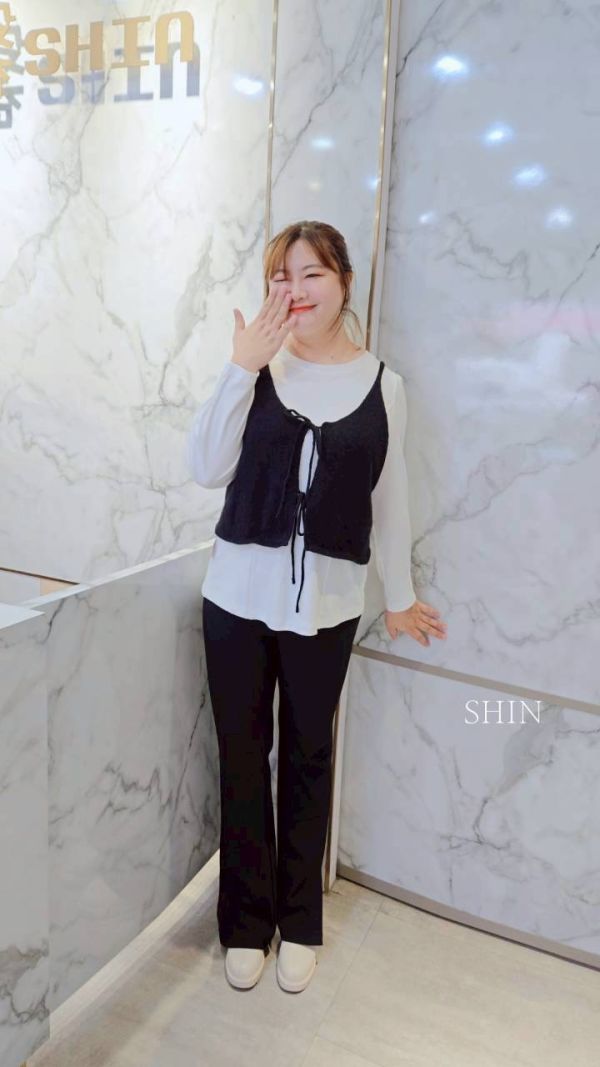 邊開衩微喇叭黑長褲 