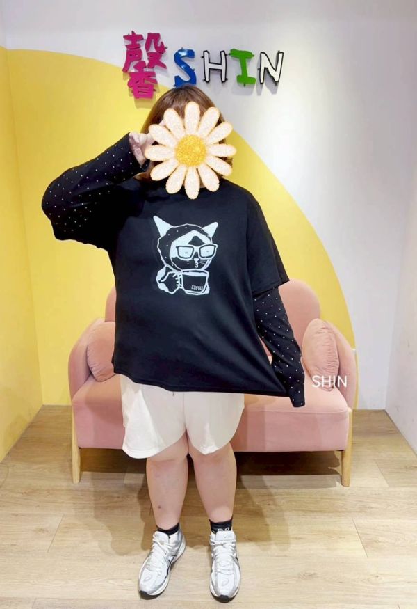 墨鏡帥貓貓波點袖假兩件T(白/灰/黑) 