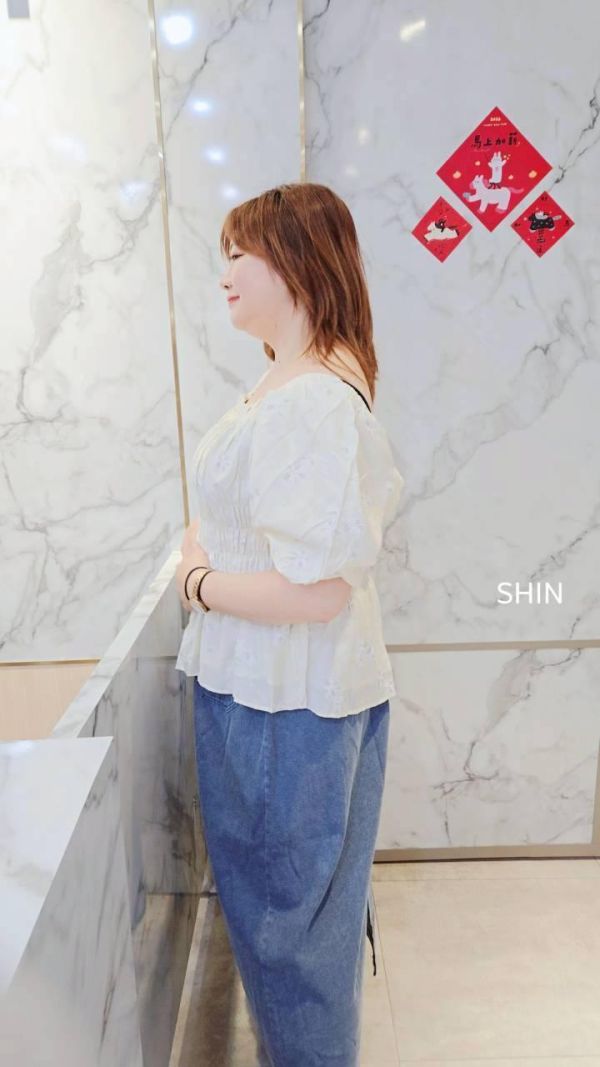 氣質女孩會愛的花花澎澎上衣(杏/藍) 