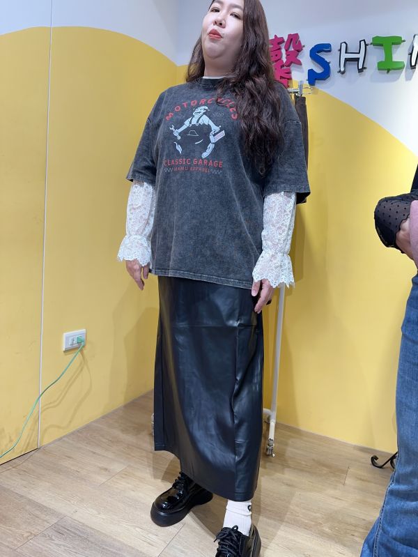 配點點皮帶長皮裙 