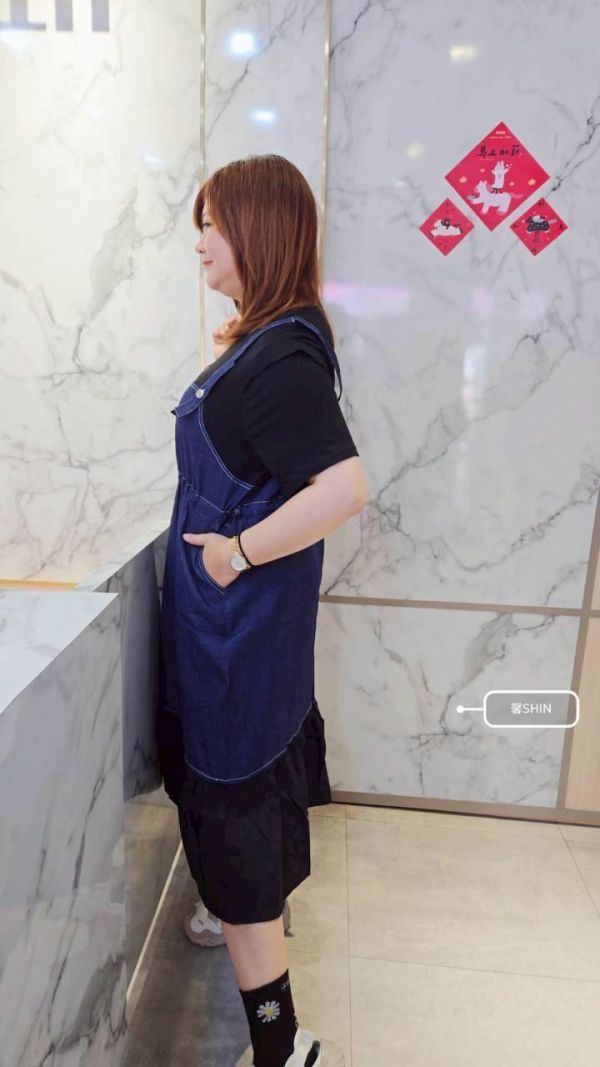 誰穿誰鵝樂的假兩件牛仔拼網紗洋(深/淺) 