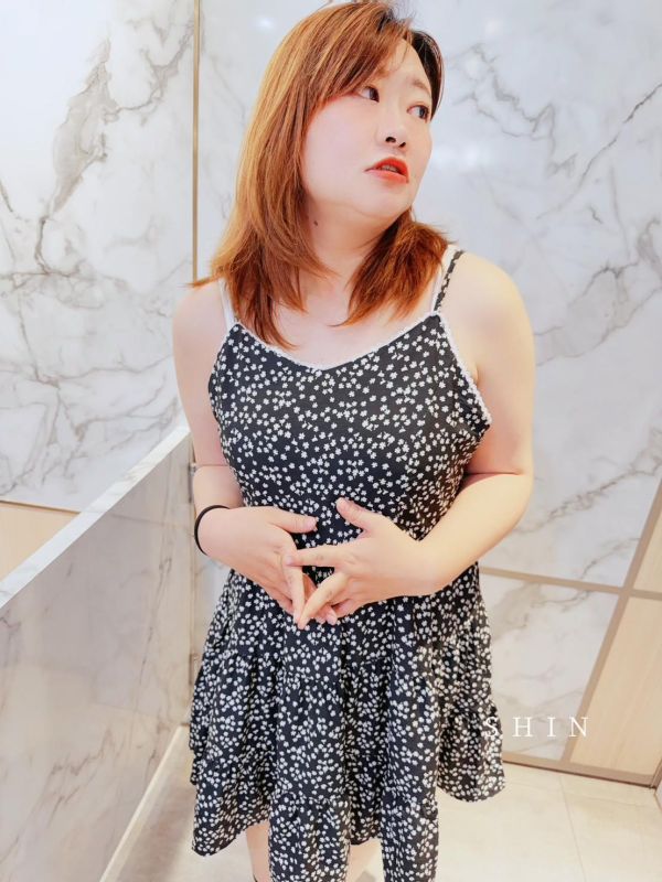 溫柔系碎花細肩短洋(綠/黑) 