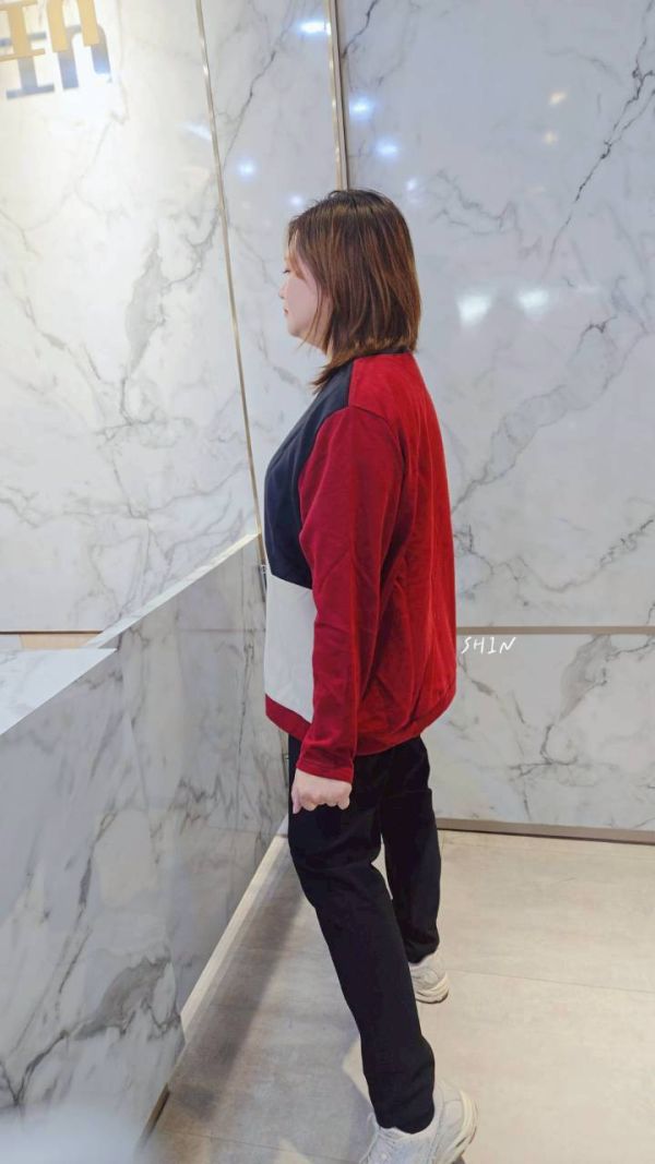 挺版斜切撞色T(黑/紅) 